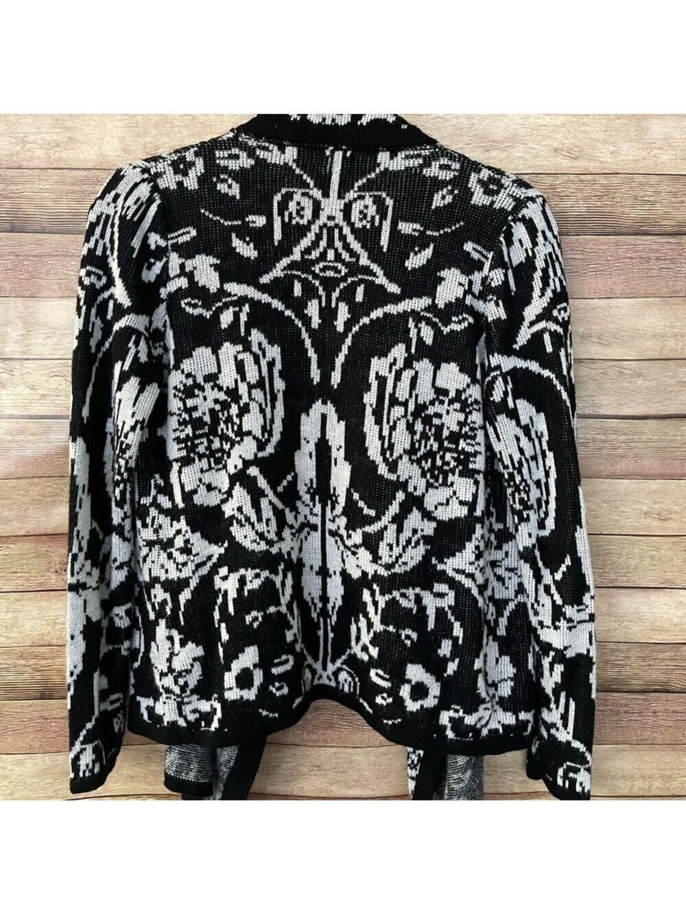 Charlotte Russe Women’s Black & White Sweater Open Front Cardigan Size: Medium - Picture 4 of 6